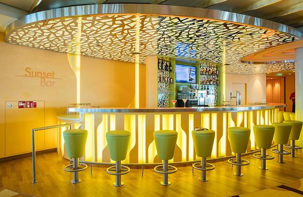 In den Abend starten in der Sunset Bar