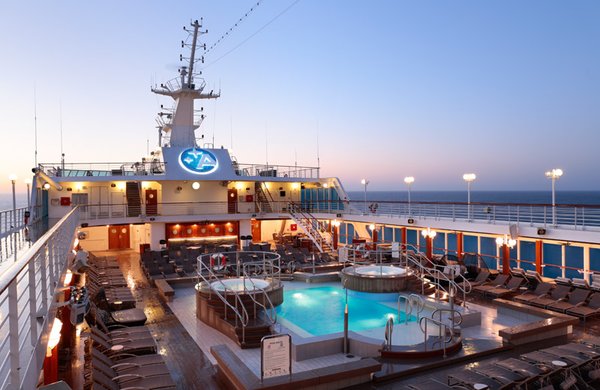 Das Pool Deck des Schiffes