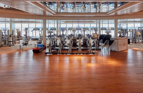 Wer vom außergewöhnlich guten Essen nicht genug bekommt, kann überschüssige Kalorien perfekt im Fitnessstudio abtrainieren