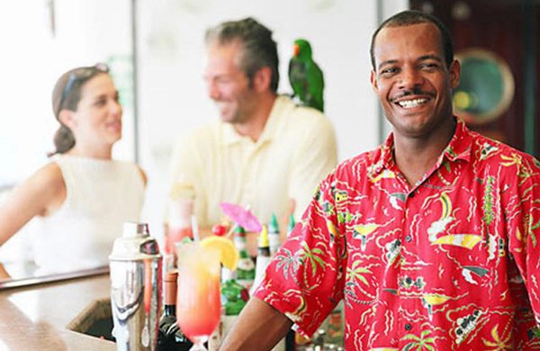 An der Bar können Sie mit guten Cocktails den Tag ausklingen lassen