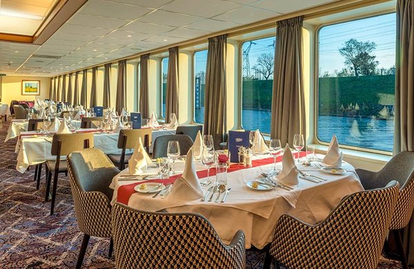 Das Restaurant bietet einen wunderschönen Ausblick