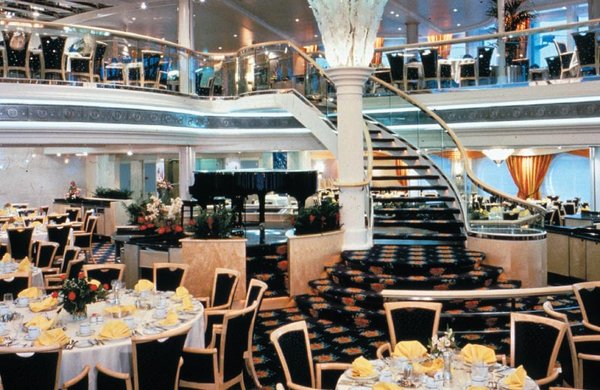 Exquisite Speisen im Hauptrestaurant genießen