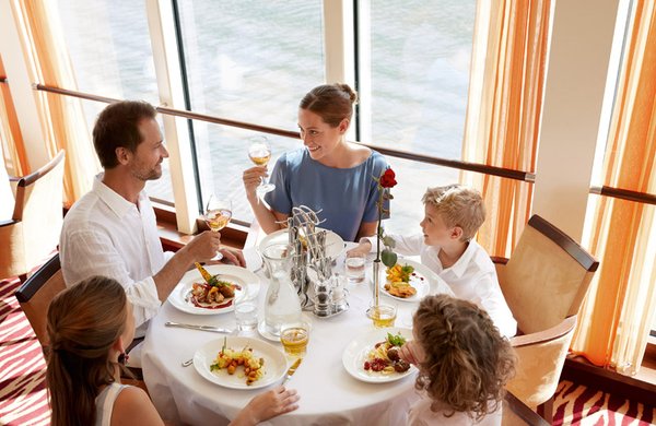 Regionale und mediterrane Köstlichkeiten finden Sie im Restaurant