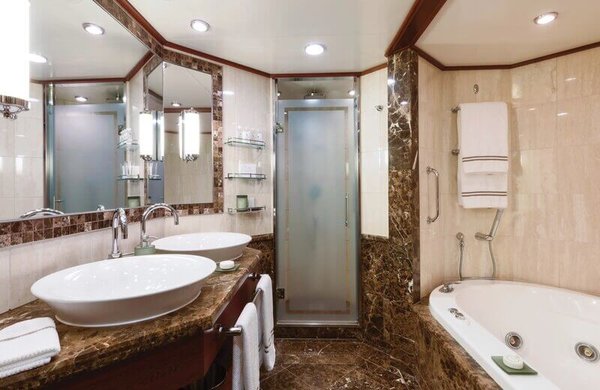 Silver Suite Bad