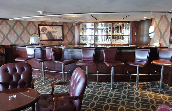 Havanna Club und Rauchersalon