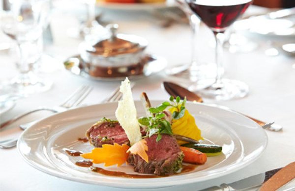 Leckeres Essen gibt es im A-la-Carte Restaurant