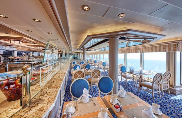 Im Lido Restaurant erwarten Sie leckere Speisen in einem großen Buffet