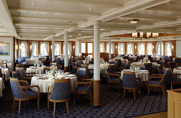Das Restaurant mit zahlreichen Sitzgelegenheiten | Sea Cloud Spirit