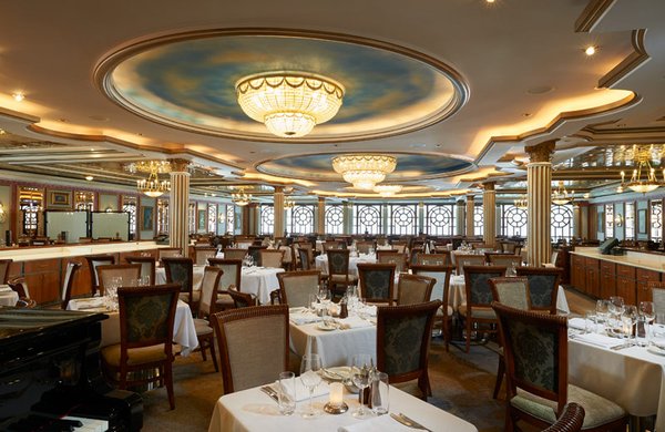 Das Restaurant Versailles bietet kulinarische Köstlichkeiten