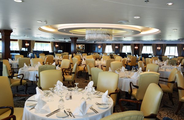 Erstklassige Speisen werden Ihnen im Hauptrestaurant angeboten