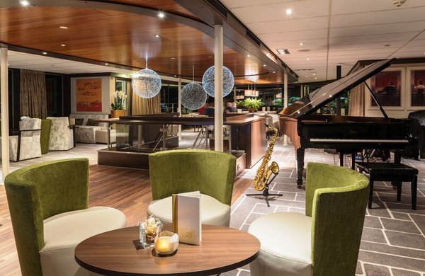 Panoramabar mit Piano - Amadeus Diamond