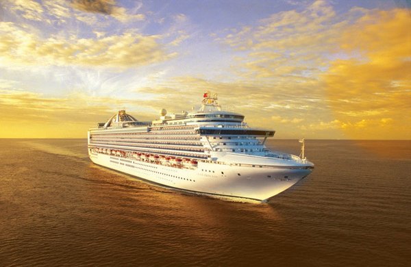 Die Emerald Princess in der Aussenansicht
