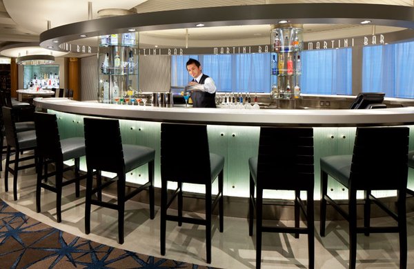 Ausgezeichnete Drinks in der Martini-Bar
