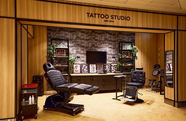 Mein-Schiff-7, Tattoo-Studio
