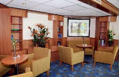 Aurelia Salon