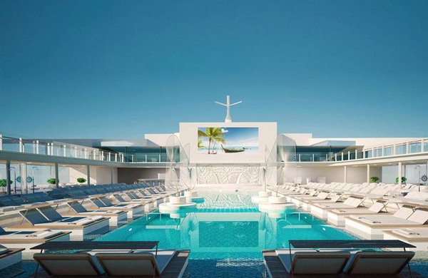 Tagsüber können die Gäste am Pool die Sonne genießen, abends verwandelt sich dieser in eine Eventlocation