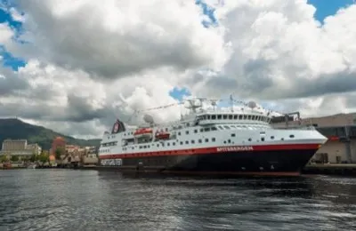 Spitsbergen – Hurtigruten Expeditions Expeditionsschiff