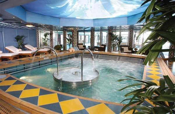 Entspannen Sie sich in einem der Whirpools