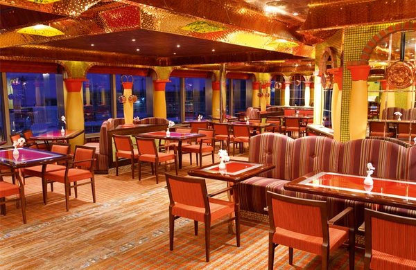 Eine abwechslungsreiche Auswahl von zahlreichen Gerichten erwartet Sie im Buffet-Restaurant