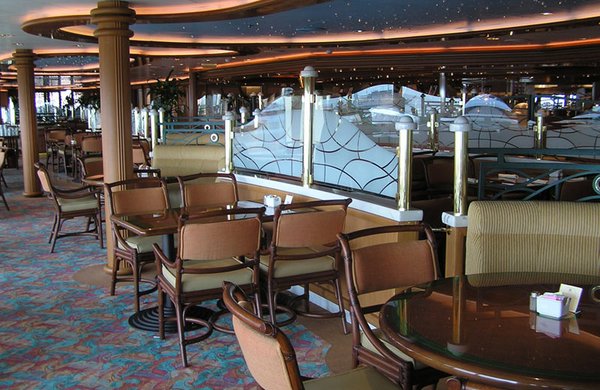 An Bord finden Sie viele verschiedene Restaurants, wie beispielsweise dieses Buffetrestaurant