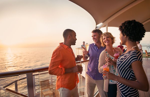 Geniessen Sie den Sonnenuntergang in der Sunsetbar