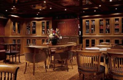 Carnival Liberty Bibliothek