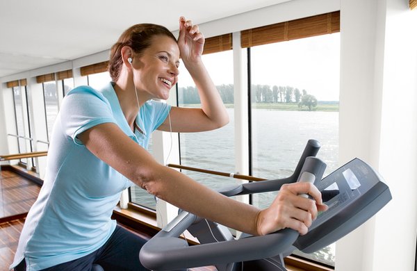 Für sportliche Aktivitäten besuchen Sie das Fitnessstudio