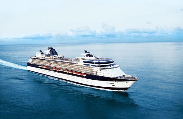 Celebrity Infinity – Celebrity Infinity in der Aussenansicht