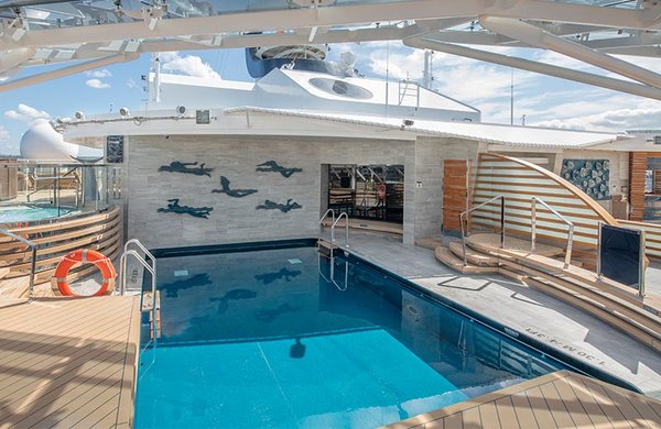 MSC-Virtuosa,-MSC-Yacht-Club-Pool