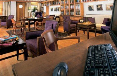 Sea Dream II Bibliothek