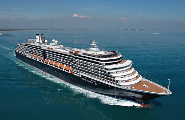Das Kreuzfahrtschiff erleben Sie in stilvoller Atmosphäre und exklusivem Ambiente