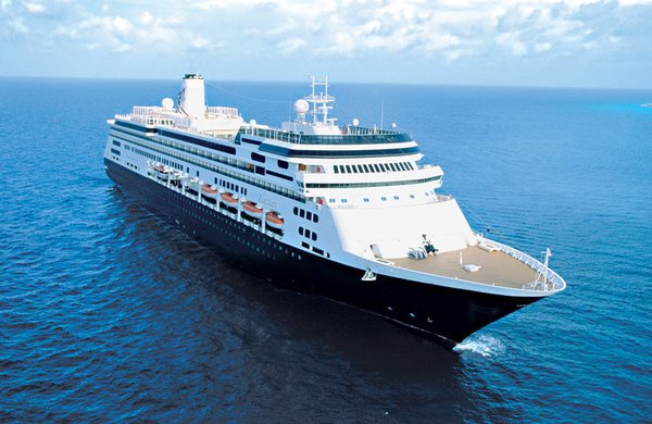 Volendam – Das Schiff Volendam ist ganz nach dem Motto "Blumen" ausgestattet