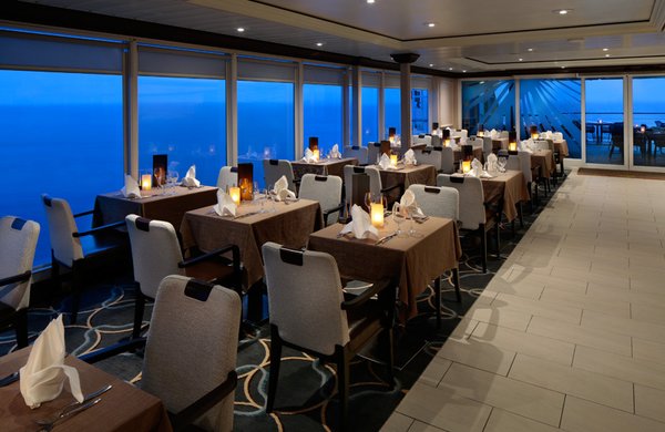 Im Discoveries Restaurant werden den Gästen erstklassige Speisen  serviert