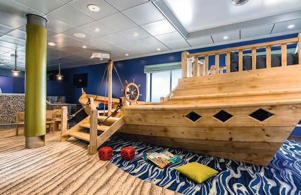 Kidsbereich mit Piratenboot