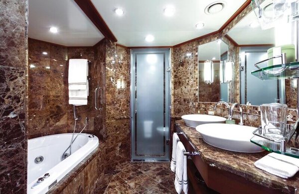 Owners Suite Badezimmer- Silver Moon