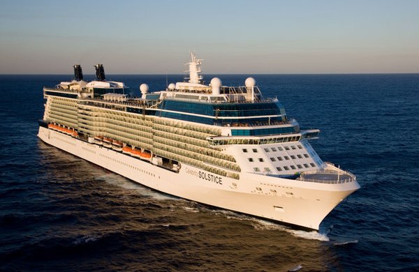 Celebrity Solstice – Celebrity Solstice in der Aussenansicht
