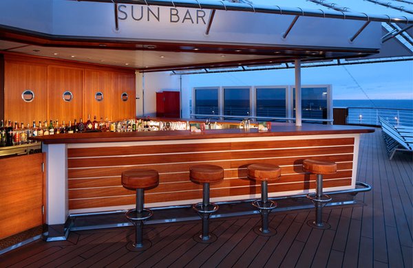 In der Sun Bar finden Sie zahlreiche Cocktails und Weine