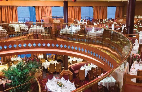 Schmackhafte Gerichte werden Ihnen im Restaurant an Bord präsentiert