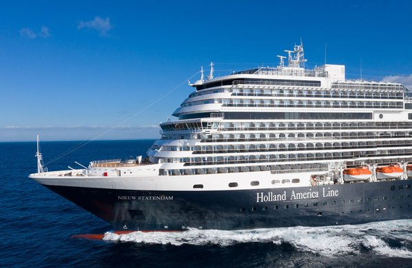 Seitliche Ansicht des Schiffes