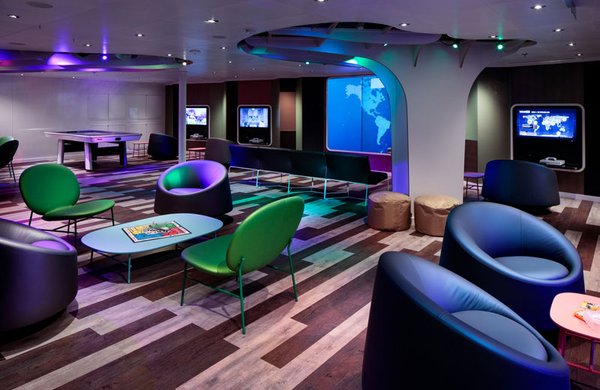 Jugendliche unter sich: Die Teens Lounge ist der perfekte Ort zum Kontakte knüpfen