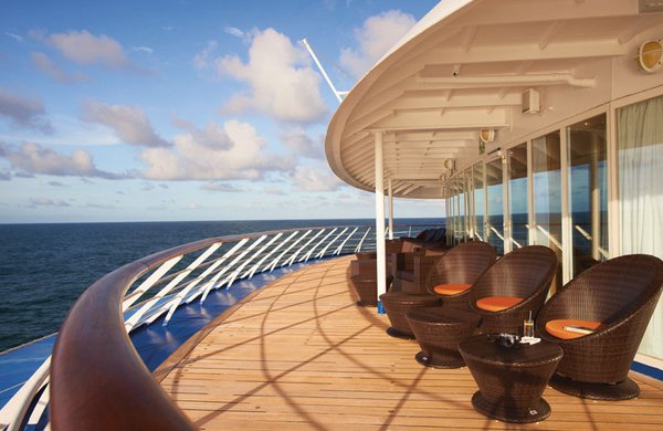 In der Panorama Lounge die frische Meeresbriese geniessen