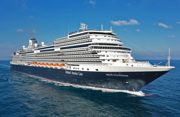 Die MS Nieuw Statendam auf hoher See